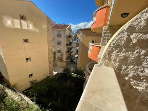 Pr?no Beach Front Apartment With Balcony