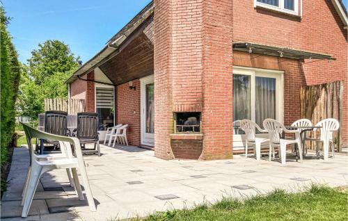Awesome Home In Bruinisse With Wifi And 4 Bedrooms