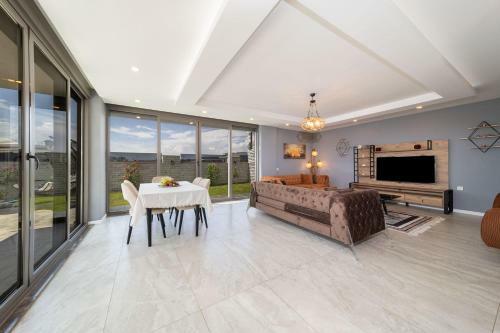 Luxury Villa With Private Pool Close To Lara Beach