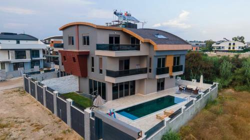 Luxury Villa With Private Pool Close To Lara Beach