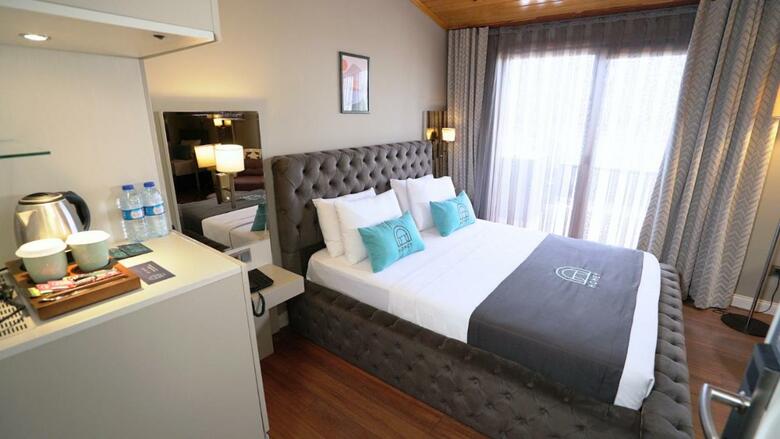 Homey Airport Hotel