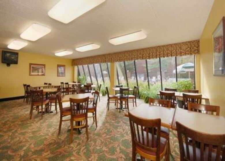 Hotel Comfort Inn & Suites North At The Pyramids