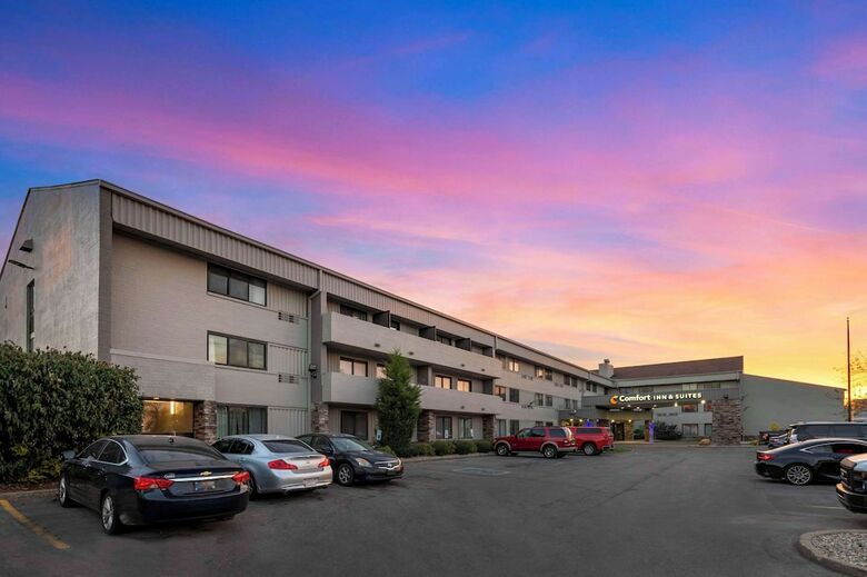 Hotel Comfort Inn & Suites North At The Pyramids