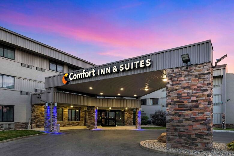 Hotel Comfort Inn & Suites North At The Pyramids