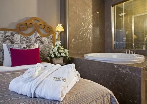 Thor Luxury Hotel Villas