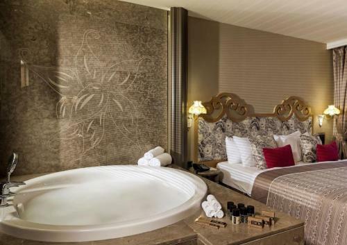 Thor Luxury Hotel Villas