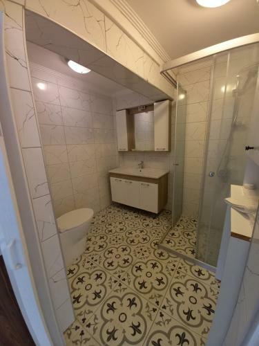 Apartamento Den?z Manzara Li Gen?? Terasli 2+1 �ati Kat Da?re