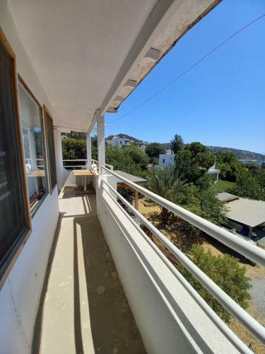 Apartamento Den?z Manzara Li Gen?? Terasli 2+1 �ati Kat Da?re