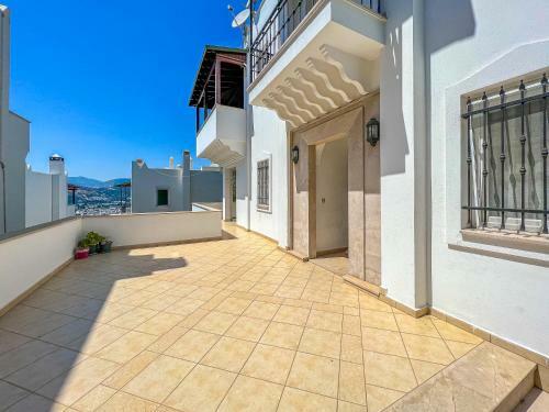 Peaceful 4br Villa W/ac&balcony 10 Min To Seaside