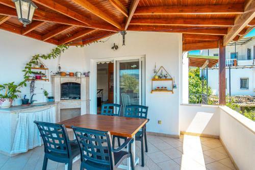 Peaceful 4br Villa W/ac&balcony 10 Min To Seaside