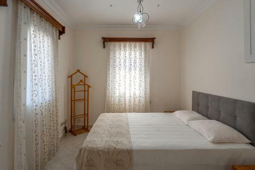 Peaceful 4br Villa W/ac&balcony 10 Min To Seaside