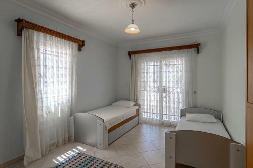 Peaceful 4br Villa W/ac&balcony 10 Min To Seaside