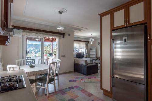 Peaceful 4br Villa W/ac&balcony 10 Min To Seaside