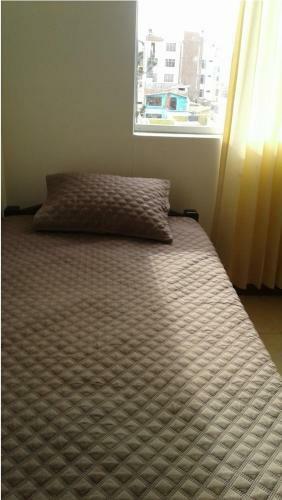 C�moda Habitaci�n En Departamento Bien Ubicado