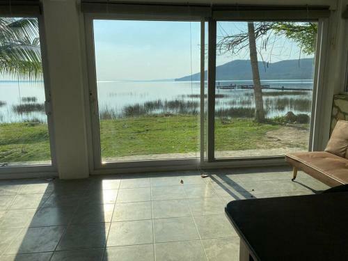 Apartamento A Orilla Del Lago A 30 Min de Tikal