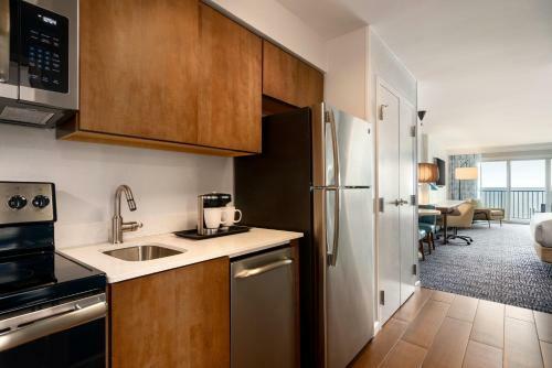 Hotel Quality Inn & Suites Beachfront