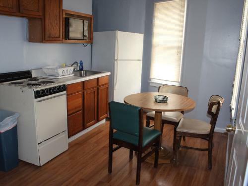 Dhimas Apartments