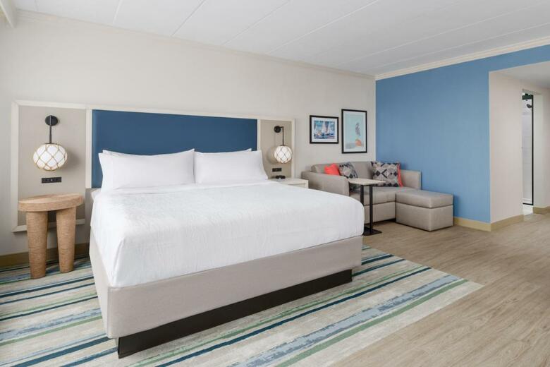 Dunes Manor Hotel