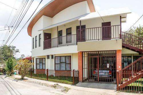 Bonito Apartamento Al Este De San Jos�.