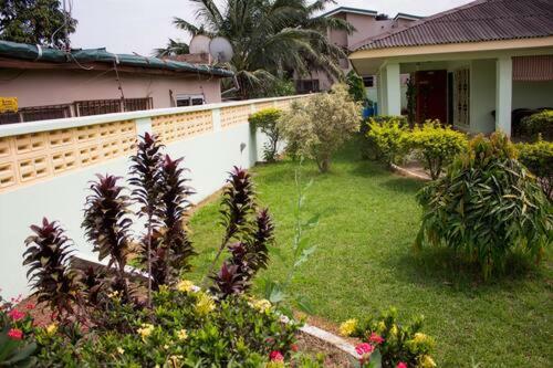 Hotel Jayliz Lodge Adenta,accra