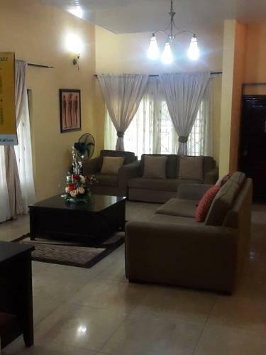 Hotel Jayliz Lodge Adenta,accra