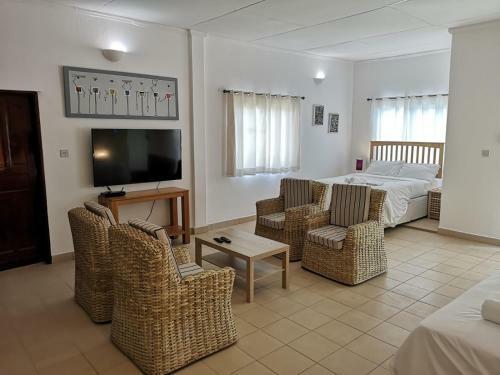 Hotel Flame Tree