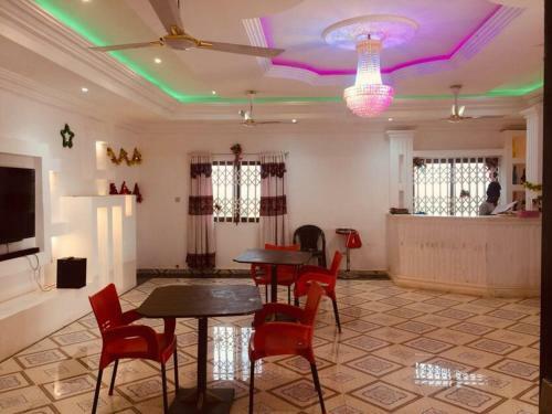 Hostal Premier Inn Guest House And Event Centre