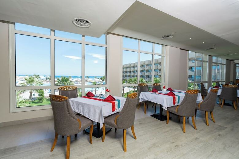 Hotel Aqua Mondo Abu Soma Resort