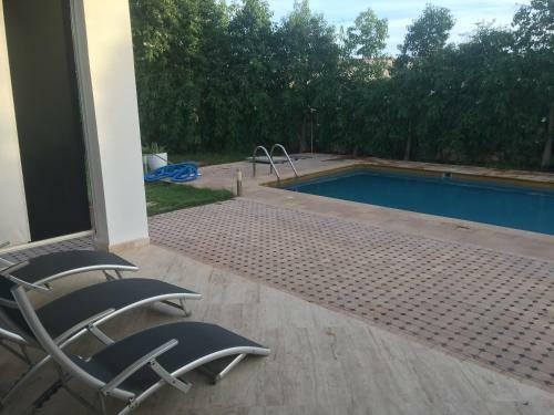 Stylish 4 Bedrooms Villa With Swimming Pool Ref Hi41054