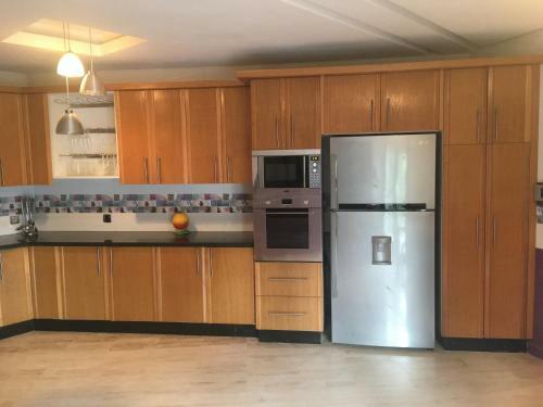 Stylish 4 Bedrooms Villa With Swimming Pool Ref Hi41054