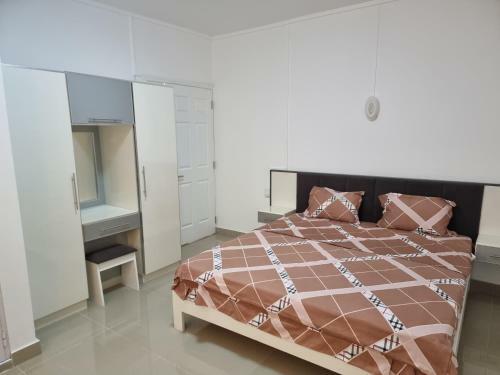 Hostal Room In Studio - Studio Solitaire Ideal For Two Adults - Garden View 1