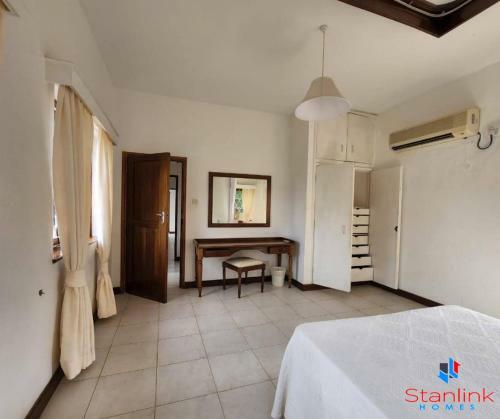A Breath-taking 5-bedroom Holiday Home!