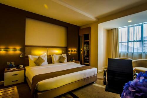 Hostal Room In Bb - Prideinn Azure Hotel Nairobi 3