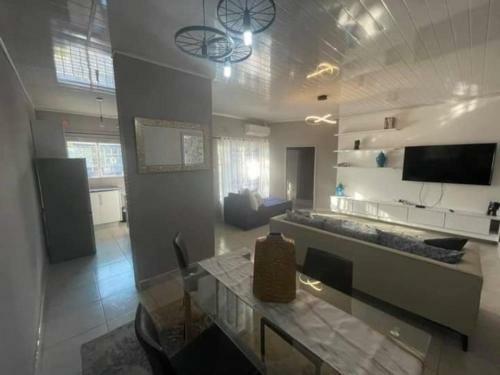 Spacious 2 Bedroomed Semi-detached Fully Furnished Apartment