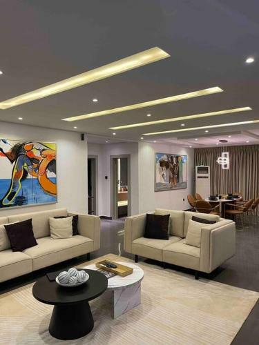 Upscale 3 Bedroom High-rise Apartment In V/island