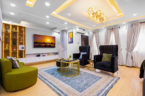 Cheerful & Colourful 3bedroom Apartment