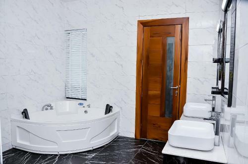 Apartamento Private Penthouse @ America Luxury Extended Stay
