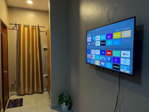 Convenient & Modern Studio Apartment In Kampala With Unlimited Wifi 24/7