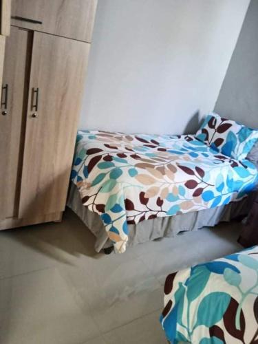 Kwamgozimba Guest House 2 Room7or5
