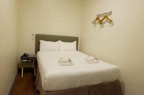 Crevice Hotel