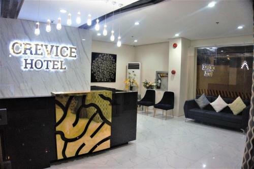 Crevice Hotel