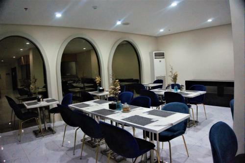 Crevice Hotel