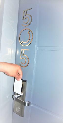 Crevice Hotel