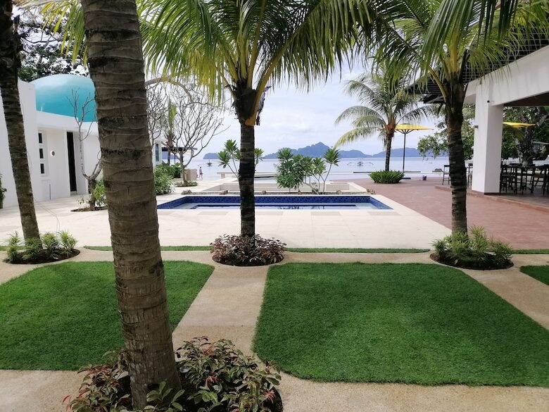Hotel Weekends El Nido Beach Resort