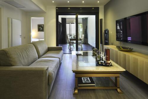 Luxury Levontin Apartment Near Rothschild