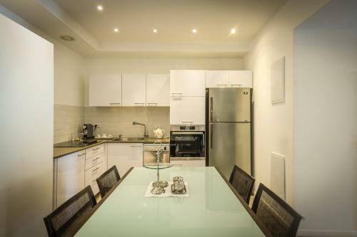 Luxury Levontin Apartment Near Rothschild