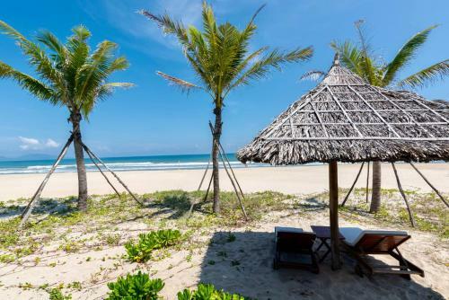 Charming 4 Bedrooms Villas With Few Step To Beach