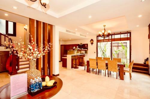 Excellent Ruby Villa Near Han River