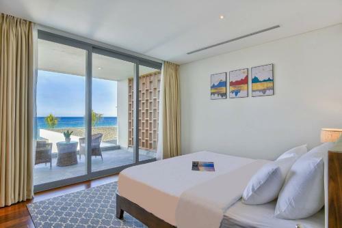 Stunning Beachfront 6br Villa W Largest Pool
