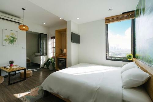 Eden Westlake Hotel